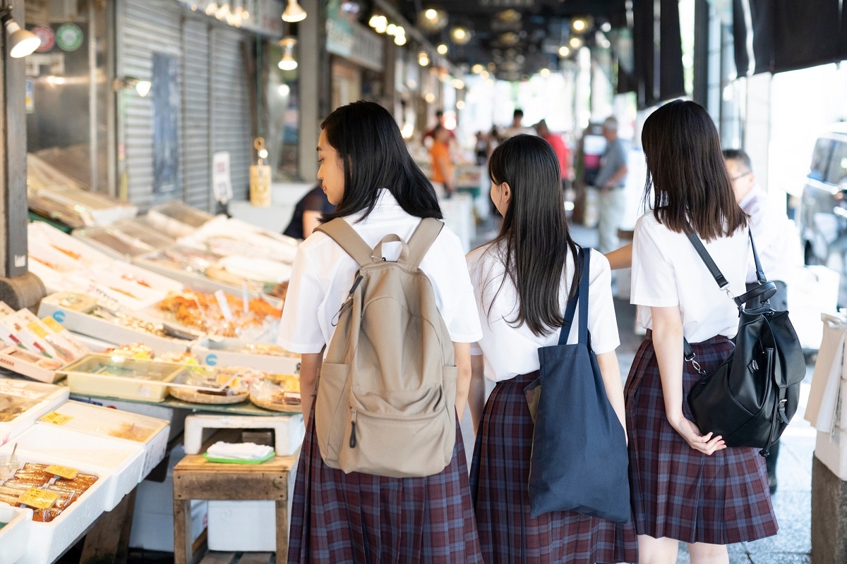 全員で正座 パンツの忘れ物 大人になっても覚えている 修学旅行の珍事件簿 マネーポストweb