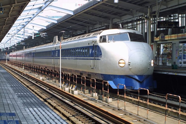 1964の開業当時、東海道新幹線を走った初代「0系」（写真／筆者撮影）