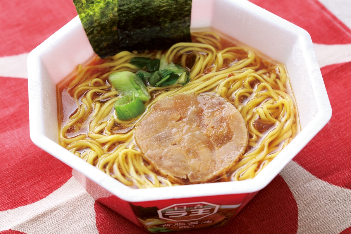 カップラーメン食べ比べ・しょうゆ部門】1位は『ラ王背脂醤油』 生の