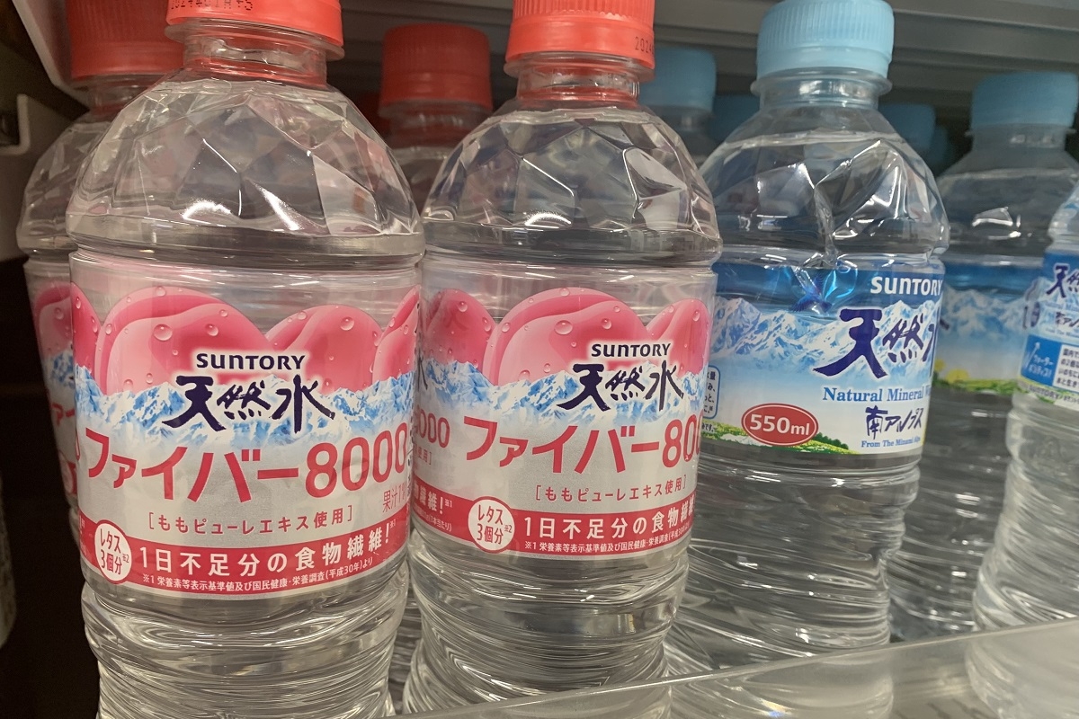 まるで桃の天然水」と話題の「天然水ファイバー8000」 桃天を意識したのかサントリーに聞いてみた | マネーポストWEB