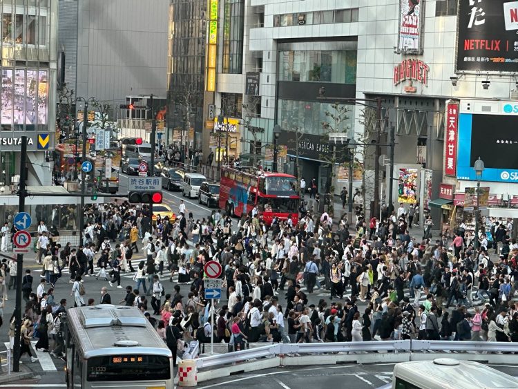 混雑の中、撮影会が始まることも…