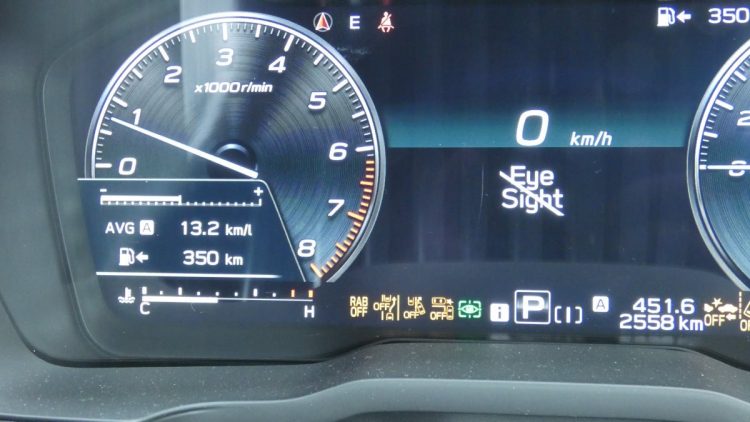 東京～新潟・魚沼の往復450kmほどのドライブで燃費は13.2km/lを実現。高速道路と一般路が半々としては満足できる燃費