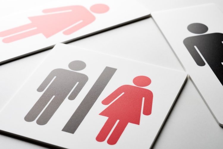 男女共用トイレについて、男性陣と女性陣それぞれの考え方（写真：イメージマート）