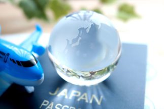 日本での「ふつう」の暮らしは「ふつう」ではない…若き日に海外でパスポートを紛失、丸腰で2週間立ちすくんだオバ記者の実感