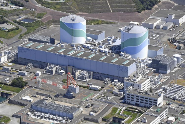 南海トラフ地震の防災対策推進地域に含まれる川内原発（写真／共同通信社）