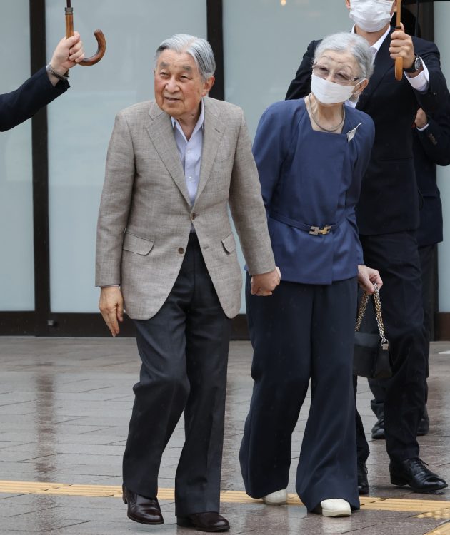 上皇ご夫妻（写真／JMPA）