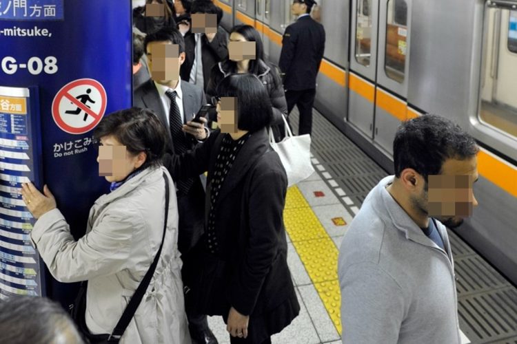 地下ではどんな二次災害が懸念されるか（東日本大震災時の銀座線「銀座駅」／時事通信フォト）