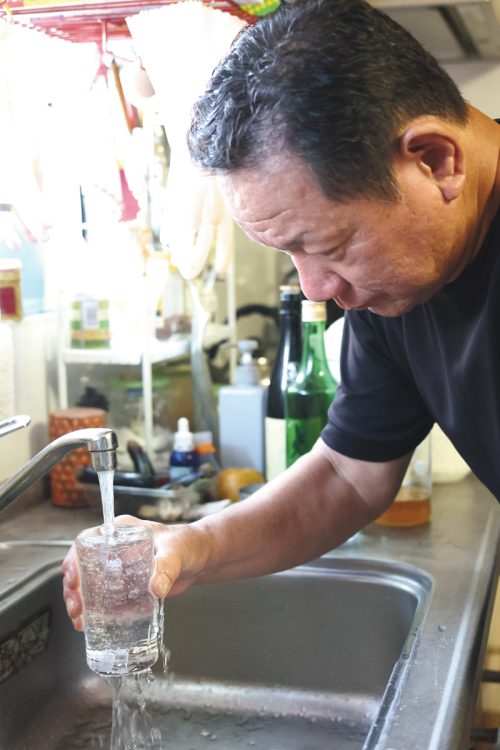 水道水を飲んでいたと話す多度町柚井地区に住む男性