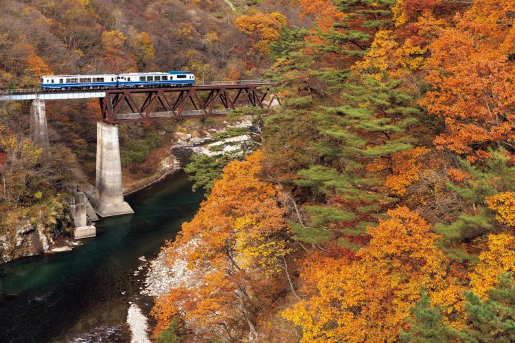 福島県　「お座トロ展望列車」／会津鉄道